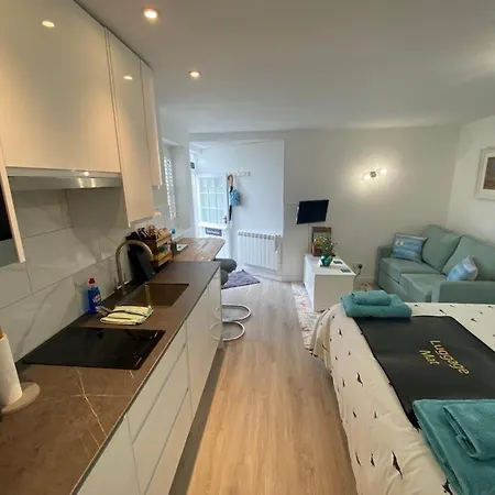 Sweet Caroline - Luxury Stone's Throw From Harbour Mousehole